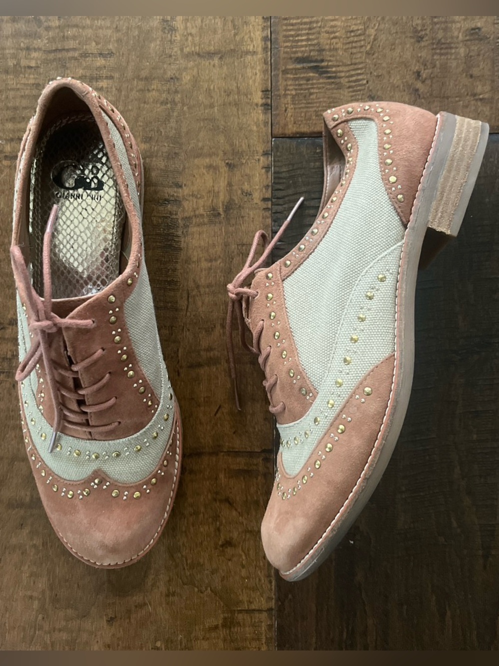 Gianni Bini soft tan suede and beige canvas wingtip oxford brogues Sz. 8.5